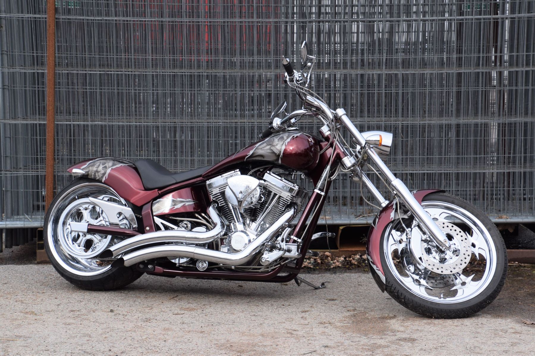 American Ironhorse V2 124 cui (2000cc) — 2006 på Bilweb