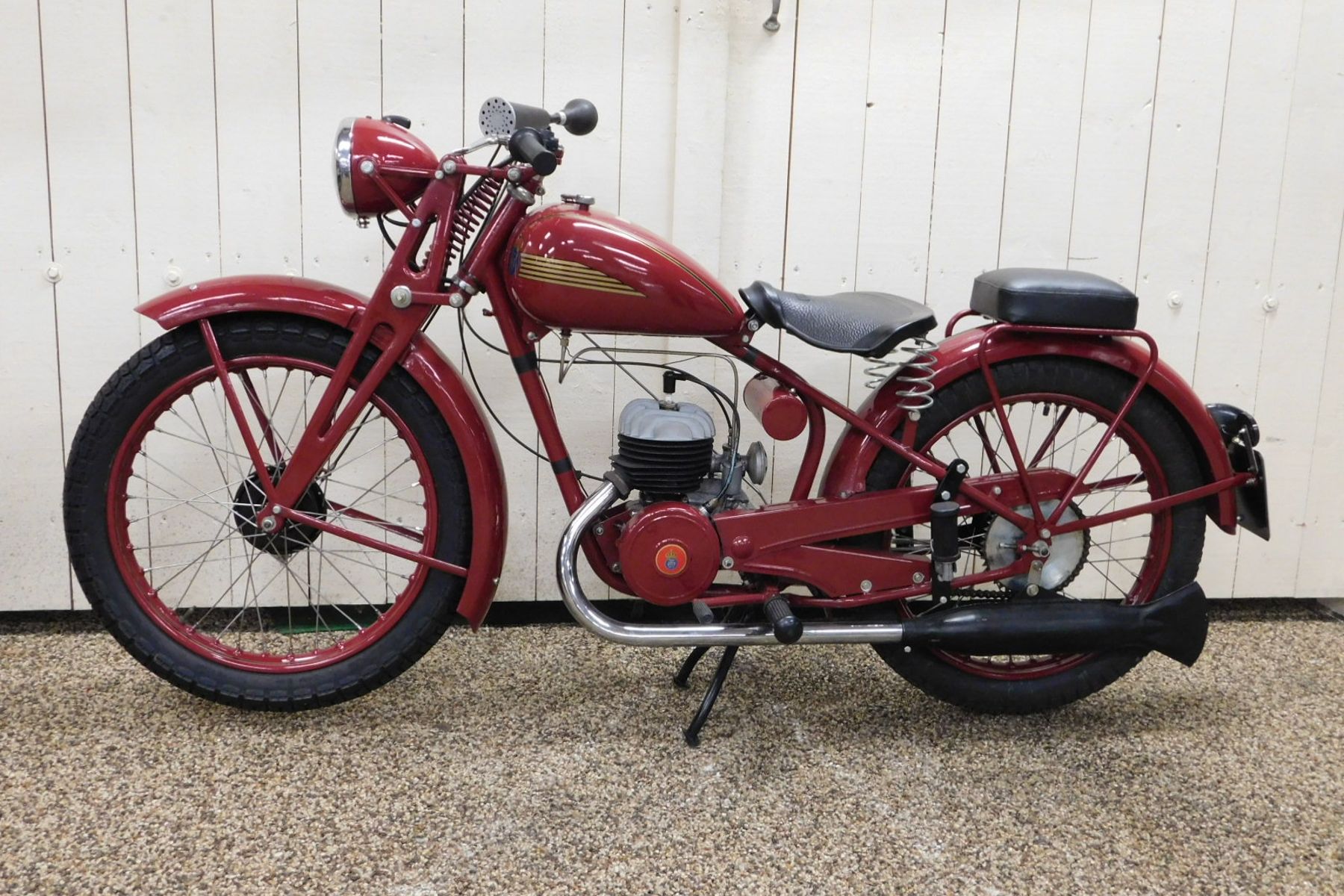 Husqvarna 27 Rödqvarna Husqvarna origen: Suecia año:1950